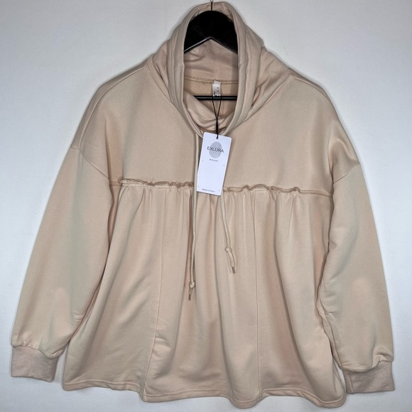 Exlura Tops - NWT Exlura cowl neck ruffle sweatshirt women’s size Medium, cream, oversized